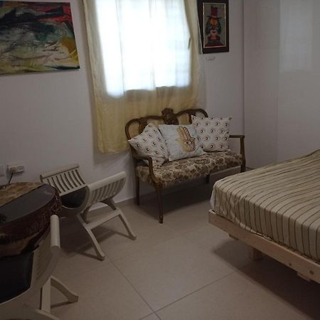 New! Great Location! Vibrant Downtown, Talpiot Market, Flea Market, Carmel Beach, Close To Everywhere Apartment Хайфа Екстериор снимка
