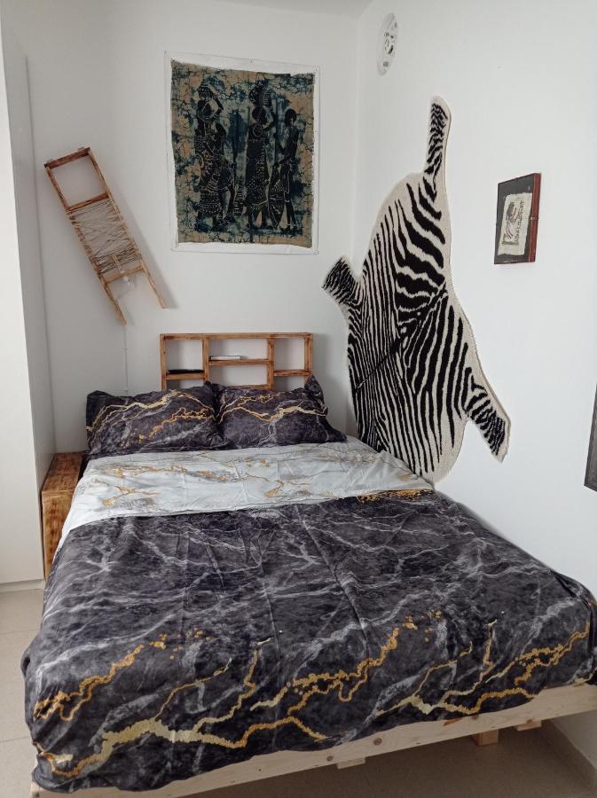New! Great Location! Vibrant Downtown, Talpiot Market, Flea Market, Carmel Beach, Close To Everywhere Apartment Хайфа Екстериор снимка