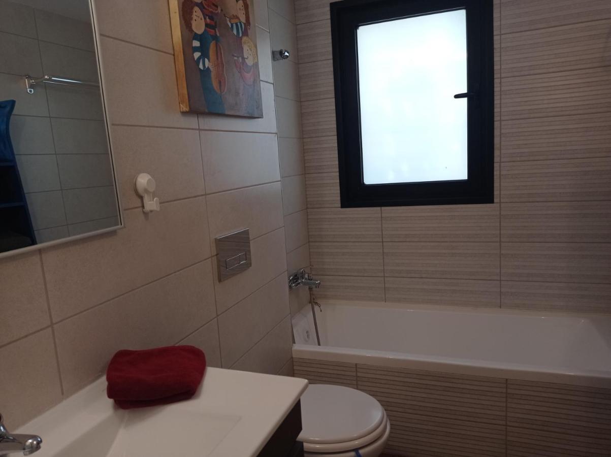 New! Great Location! Vibrant Downtown, Talpiot Market, Flea Market, Carmel Beach, Close To Everywhere Apartment Хайфа Екстериор снимка