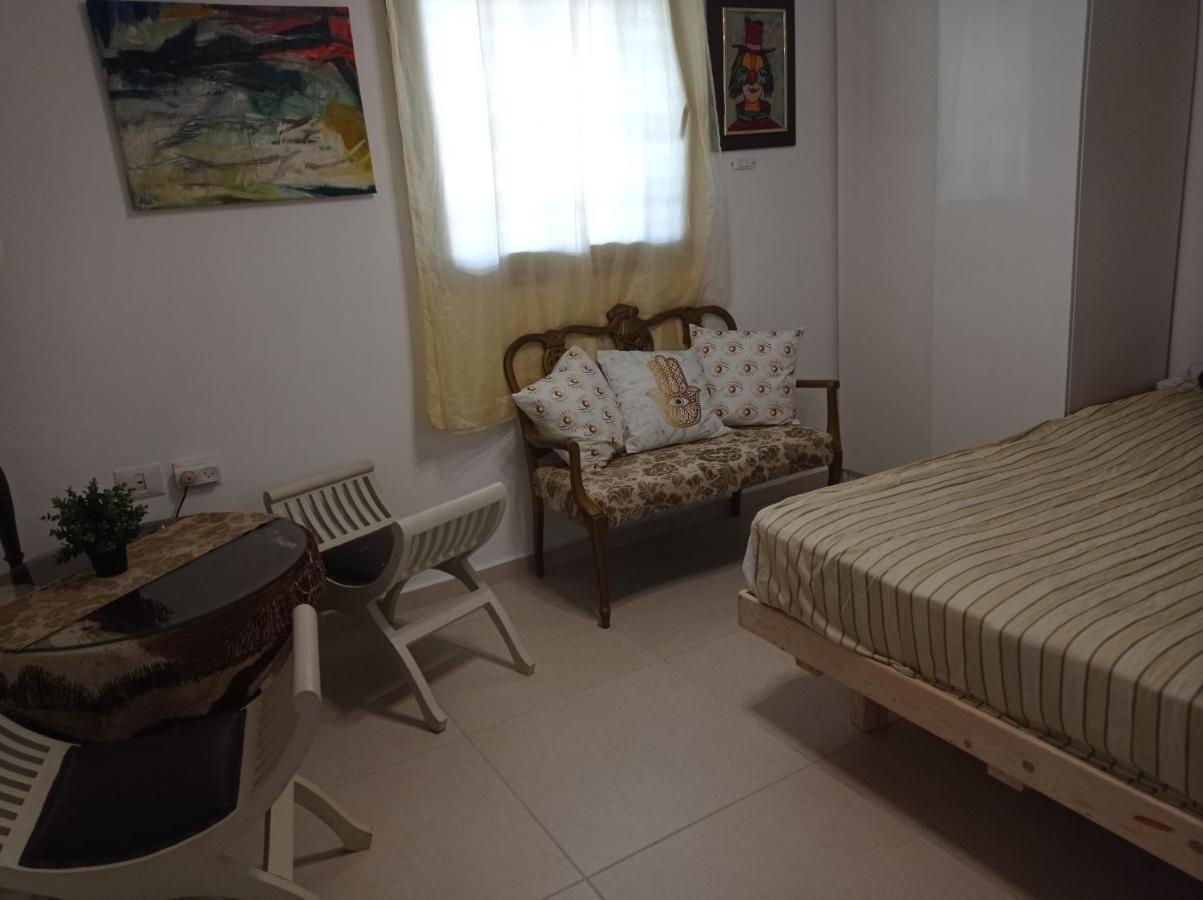 New! Great Location! Vibrant Downtown, Talpiot Market, Flea Market, Carmel Beach, Close To Everywhere Apartment Хайфа Екстериор снимка